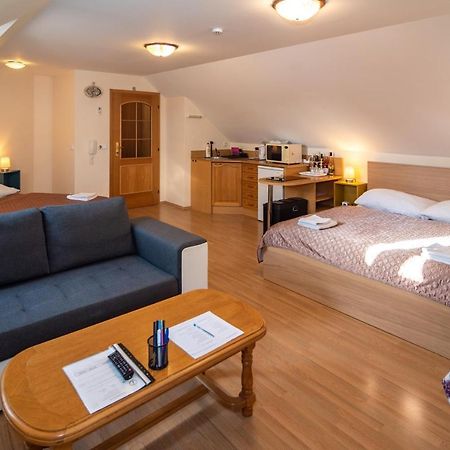 Apartman A Ubytovani U Machu 米库洛夫 外观 照片