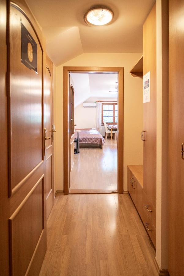Apartman A Ubytovani U Machu 米库洛夫 外观 照片
