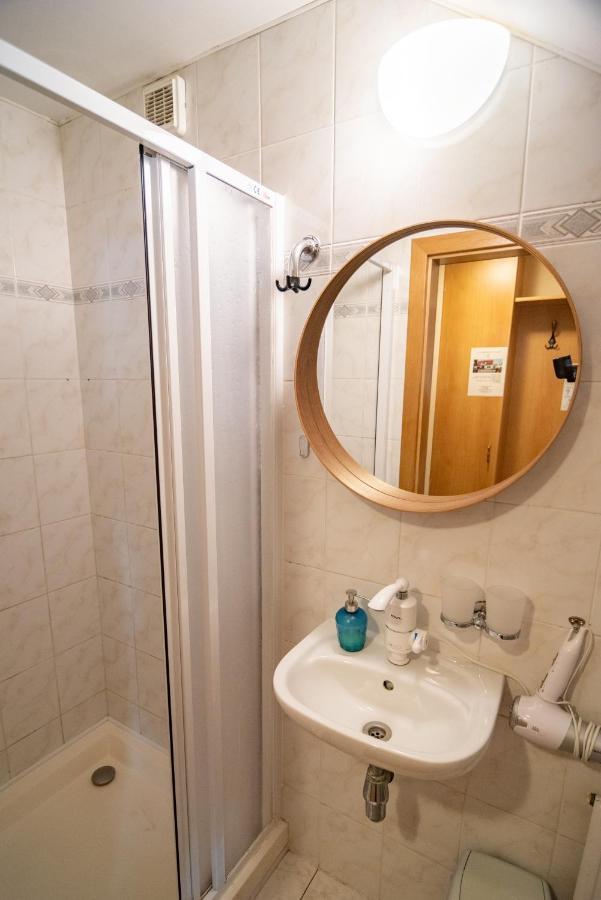 Apartman A Ubytovani U Machu 米库洛夫 外观 照片