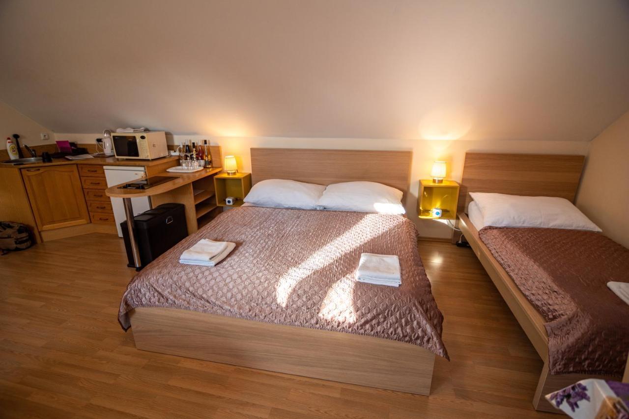 Apartman A Ubytovani U Machu 米库洛夫 外观 照片